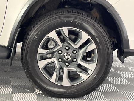 2025-Toyota-Fortuner-28-GD-6-RB-Auto_4