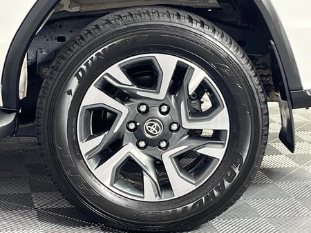 2025-Toyota-Fortuner-28-GD-6-RB-Auto_5