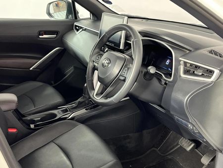 2025-Toyota-Corolla-Cross-18-XS_9