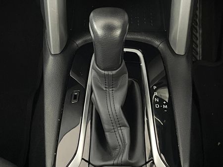 2025-Toyota-Corolla-Cross-18-XS_10