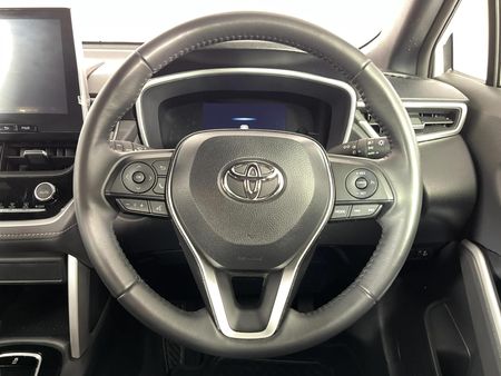 2025-Toyota-Corolla-Cross-18-XS_12