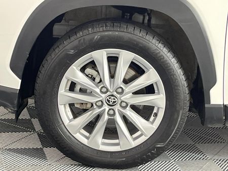 2025-Toyota-Corolla-Cross-18-XS_4
