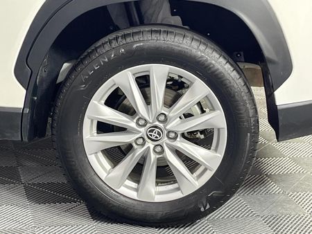 2025-Toyota-Corolla-Cross-18-XS_6