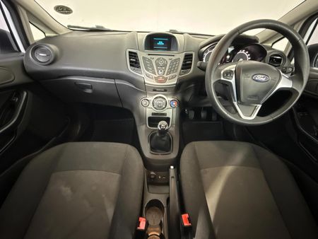 2015-Ford-Fiesta-14-Ambiente-5-dr_1