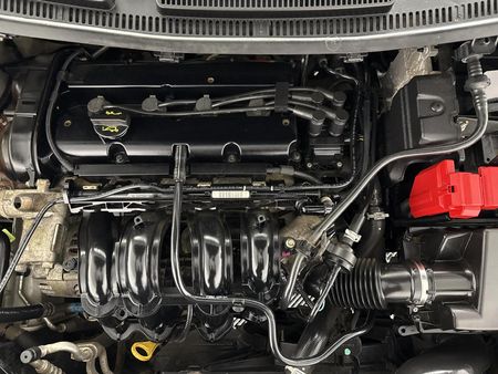 2015-Ford-Fiesta-14-Ambiente-5-dr_8
