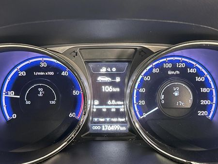 2014-Hyundai-ix35-20-CRDi-Elite_2