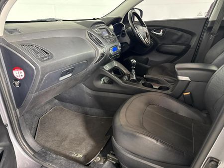2014-Hyundai-ix35-20-CRDi-Elite_8