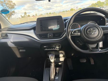 2026-Toyota-Starlet-15-XS_7