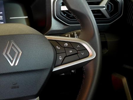 2026-Renault-Duster-13T-Intens-EDC_18