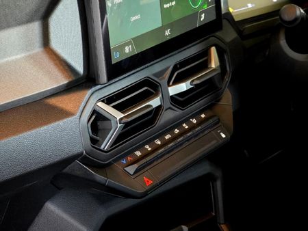 2026-Renault-Duster-13T-Intens-EDC_24