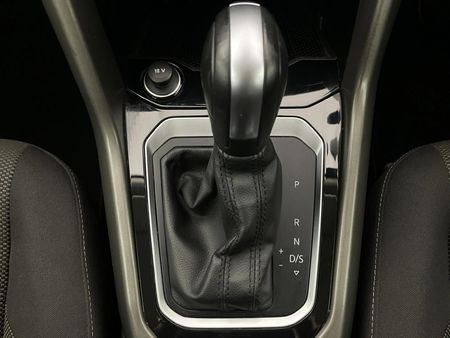 2021-Volkswagen-T-Roc-14-TSI-Design-Auto_10