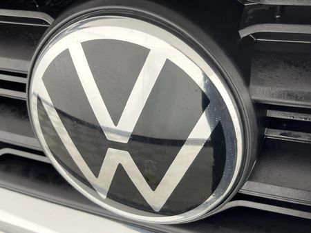 2021-Volkswagen-T-Roc-14-TSI-Design-Auto_11
