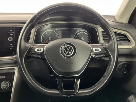 2021-Volkswagen-T-Roc-14-TSI-Design-Auto_12