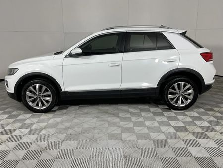 2021-Volkswagen-T-Roc-14-TSI-Design-Auto_19