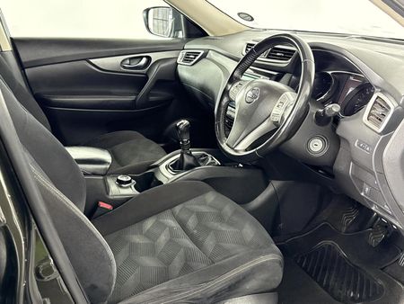 2015-Nissan-X-Trail-16-dCi-LE-4x4_9