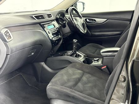 2015-Nissan-X-Trail-16-dCi-LE-4x4_8