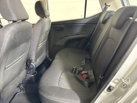 2016-Hyundai-i10-11-Motion-Auto_3