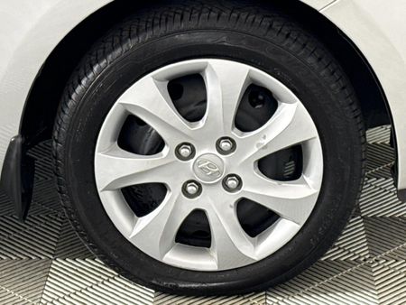 2016-Hyundai-i10-11-Motion-Auto_5