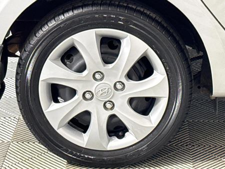 2016-Hyundai-i10-11-Motion-Auto_6
