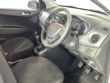 2018-Hyundai-Grand-i10-10-Motion_9