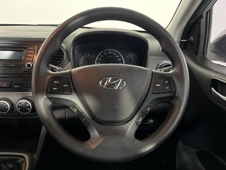 2018-Hyundai-Grand-i10-10-Motion_12