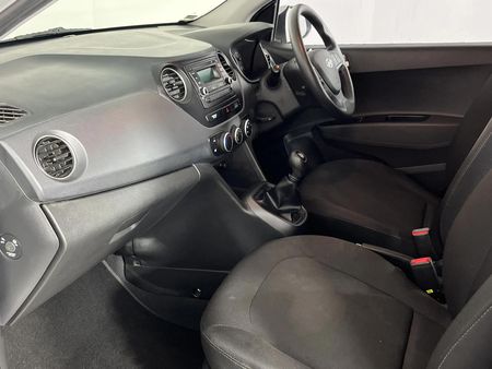 2018-Hyundai-Grand-i10-10-Motion_8