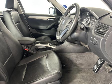 2011-BMW-X1-sDrive20d-Auto_9