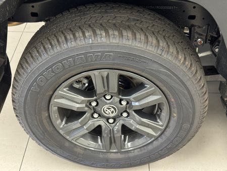 2026-Toyota-Land-Cruiser-FJ-27-GX-Auto_17