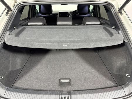 2023-Volkswagen-T-Roc-20-TSI-4M-R-Line-Auto_13