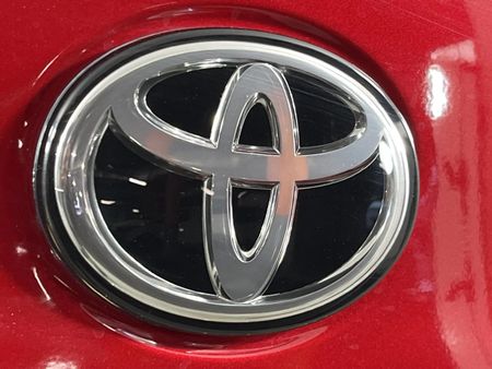 2023-Toyota-Corolla-Cross-18-GR-S_11