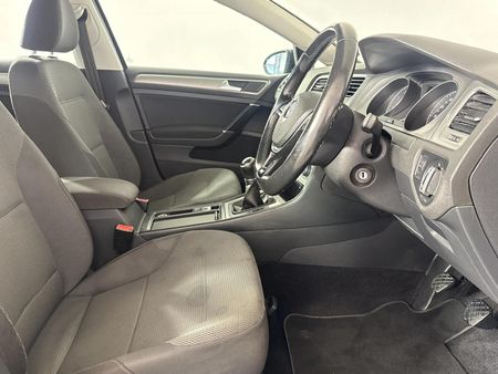 2015-Volkswagen-Golf-VII-14-TSI-Comfortline_9