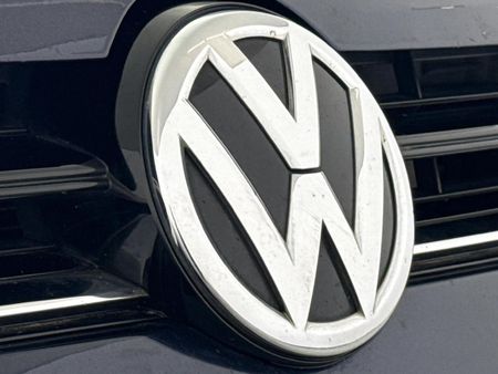 2015-Volkswagen-Golf-VII-14-TSI-Comfortline_11
