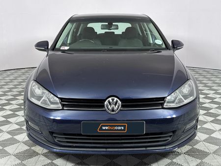 2015-Volkswagen-Golf-VII-14-TSI-Comfortline_15