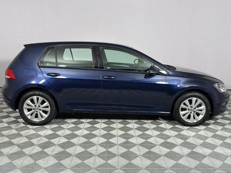 2015-Volkswagen-Golf-VII-14-TSI-Comfortline_17