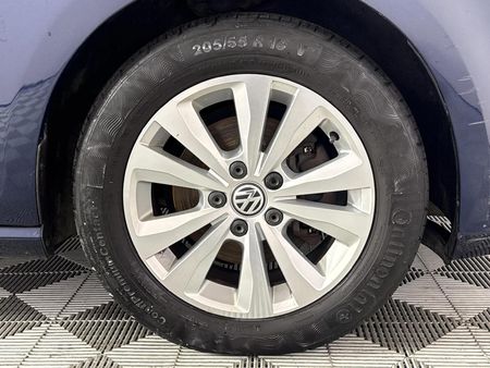 2015-Volkswagen-Golf-VII-14-TSI-Comfortline_5