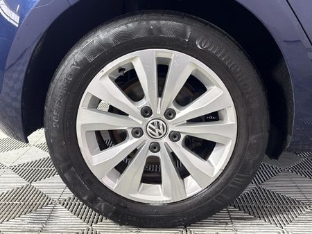 2015-Volkswagen-Golf-VII-14-TSI-Comfortline_7