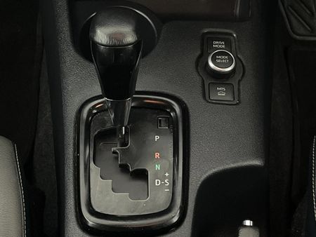 2025-Toyota-Hilux-28-GD-6-RB-Legend-4x4-Double-Cab-Auto-mHev_10