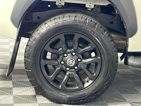 2025-Toyota-Hilux-28-GD-6-RB-Legend-4x4-Double-Cab-Auto-mHev_7