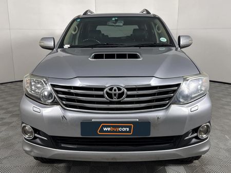 2015-Toyota-Fortuner-30-D-4D-4x4-Auto_15