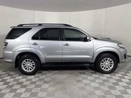 2015-Toyota-Fortuner-30-D-4D-4x4-Auto_17