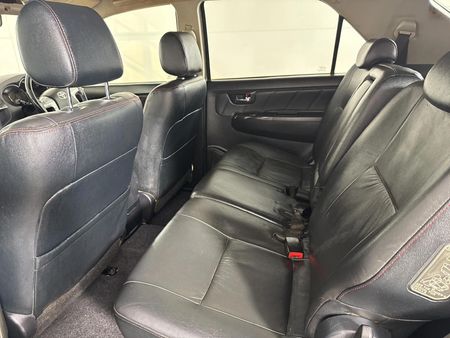2015-Toyota-Fortuner-30-D-4D-4x4-Auto_3