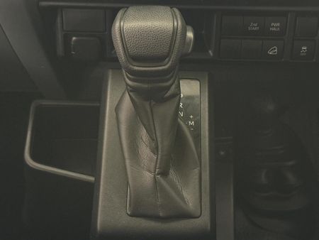 2025-Toyota-Land-Cruiser-79-28-GD-6-Auto-Double-Cab_9