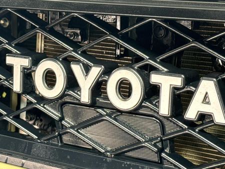 2025-Toyota-Land-Cruiser-79-28-GD-6-Auto-Double-Cab_10