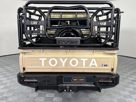 2025-Toyota-Land-Cruiser-79-28-GD-6-Auto-Double-Cab_17