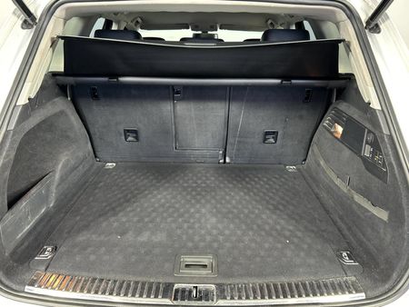 2013-Volkswagen-Touareg-30-V6-TDI-Auto-Bluemotion-180kW_14