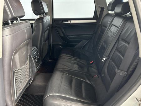 2013-Volkswagen-Touareg-30-V6-TDI-Auto-Bluemotion-180kW_3