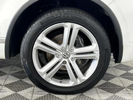 2013-Volkswagen-Touareg-30-V6-TDI-Auto-Bluemotion-180kW_5