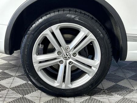 2013-Volkswagen-Touareg-30-V6-TDI-Auto-Bluemotion-180kW_7