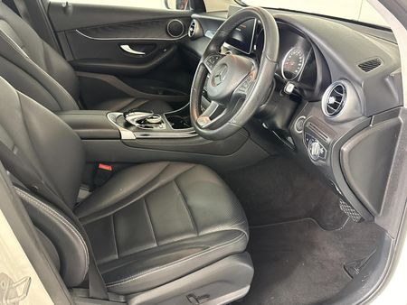 2018-Mercedes-Benz-GLC-250d_9