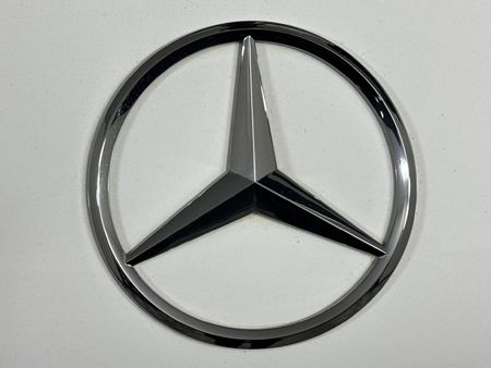 2018-Mercedes-Benz-GLC-250d_10